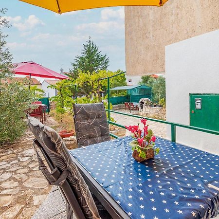 Amazing Apartment In Pula With Kitchen 외부 사진